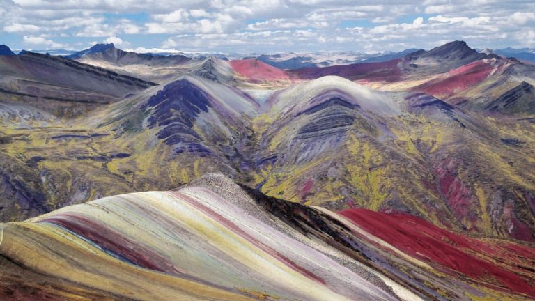 Palcoyo rainbow mountain