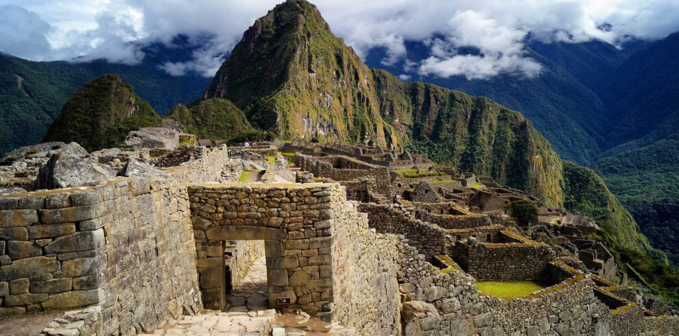 Sacred Valley, Machu Picchu and Rainbow Mountain (Vinicunca)